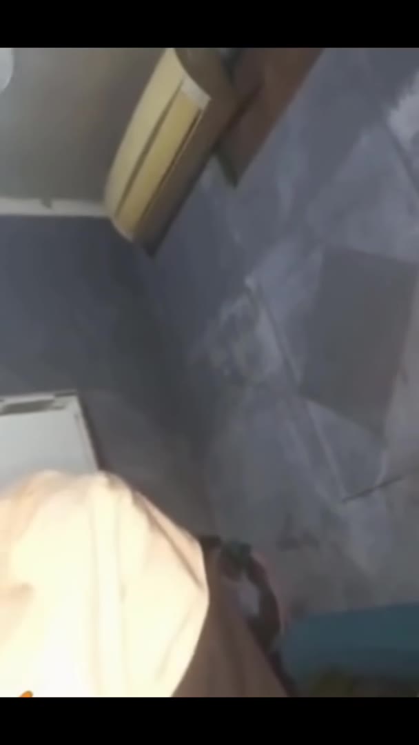 Ibu guru dan muridnya dalam kamar kos