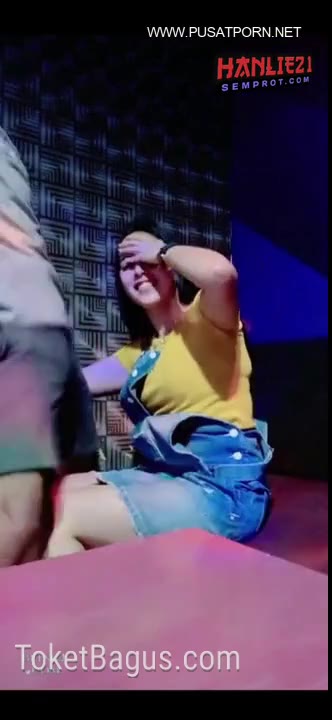 Video viral lc karaoke mesum nyepong saat nyanyi