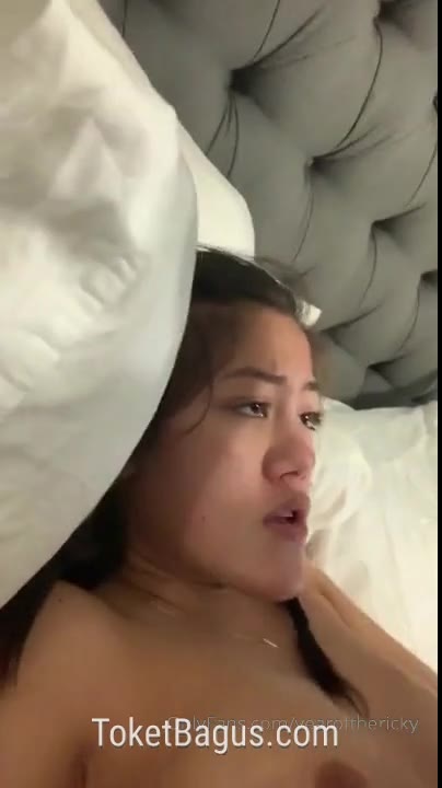 Cewek hyper mirip jessica iskandar jerit ditusuk kontol