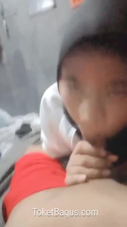 Kakak sepongin adik telan pejuh