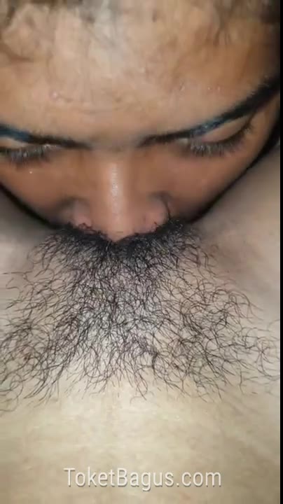 Hijab Hitam Ngewe Sama Pacar Kehausan Minum Aqua